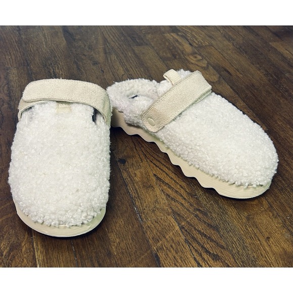 Sorel Shoes - SOREL Viibe Faux Shearling Clogs cozy cream fleece upper Adjustable Strap 7.5